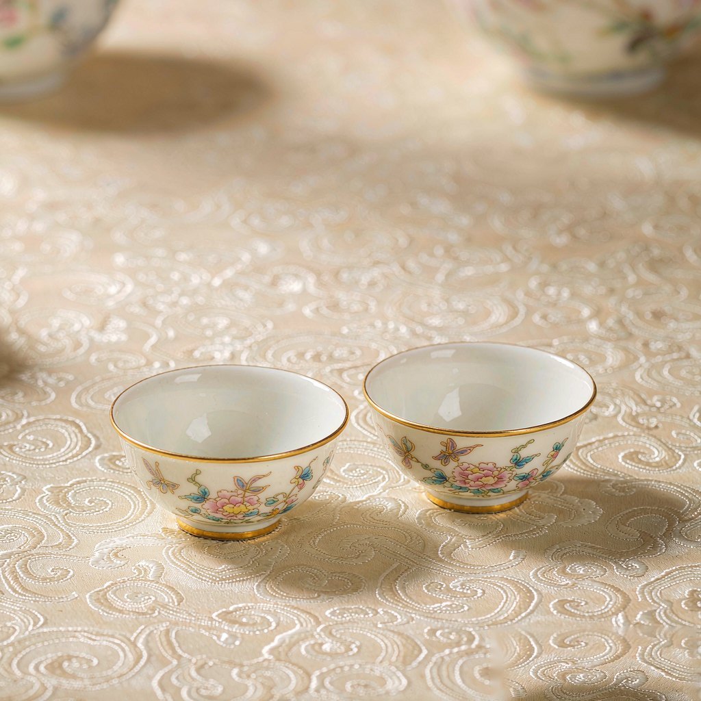 Famille Rose Bowl Pair