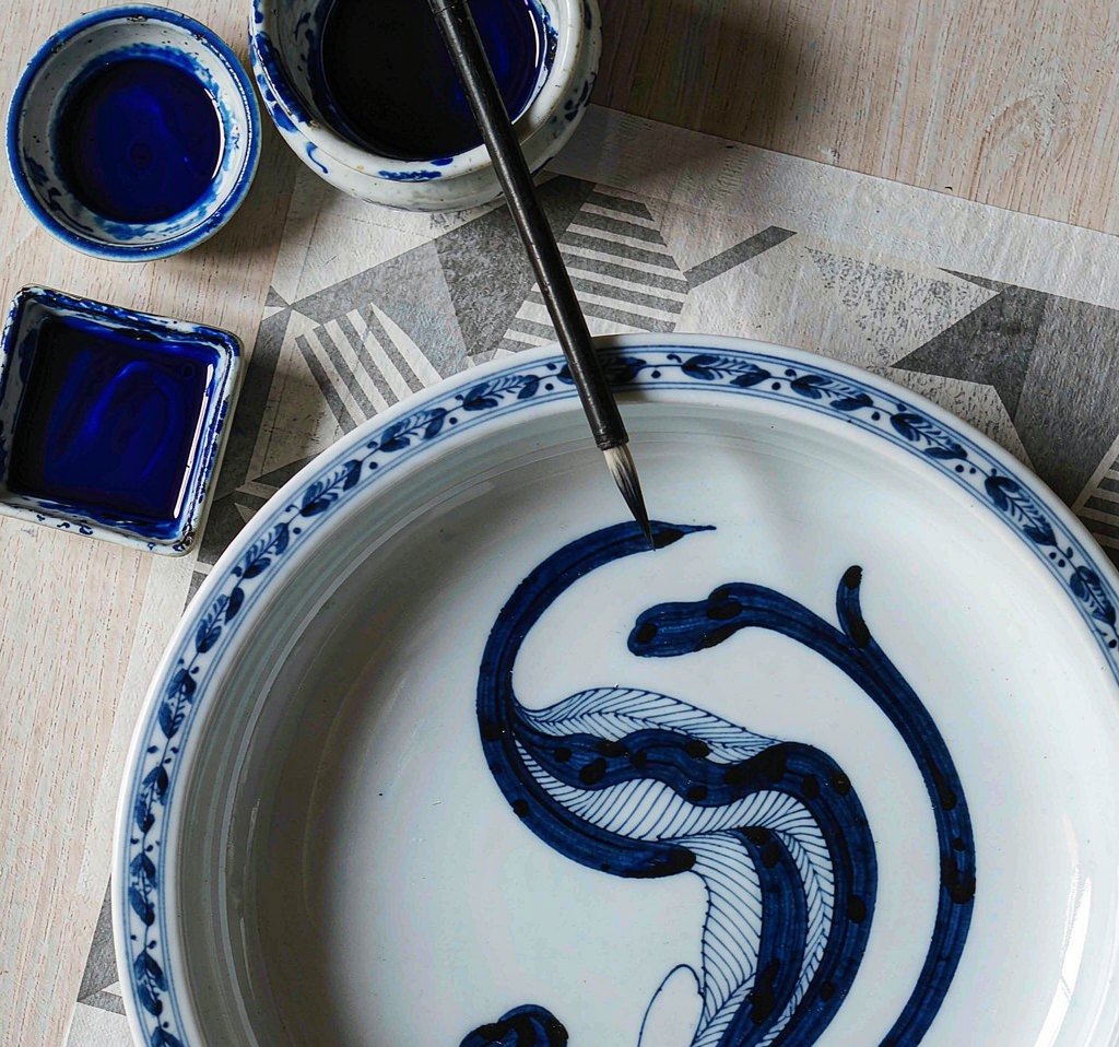 Hand-painting cobalt underglaze